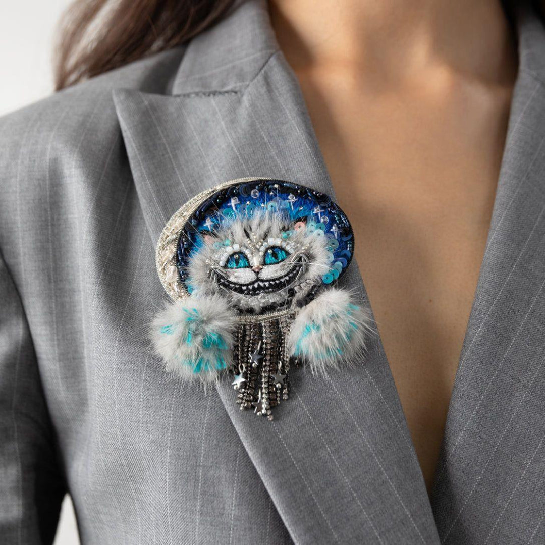 Alice in Wonderland Cheshire Cat Brooch